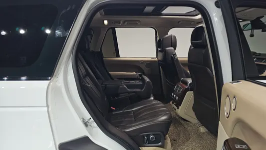 Land Rover 4 4.4 SDV8 Vogue SE 2016 11