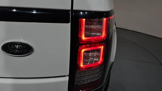 Land Rover 4 4.4 SDV8 Vogue SE 2016 24