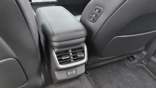 Hyundai (GN7) 2.5 2WD 2023 29