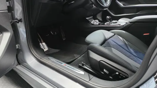 BMW 1 Series (F40) 120i M 2023 18