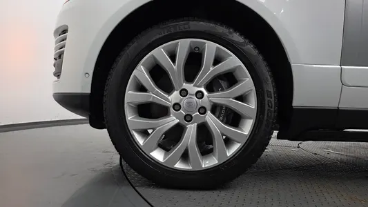 Land Rover 4 4.4 SDV8 Vogue SE 2018 5