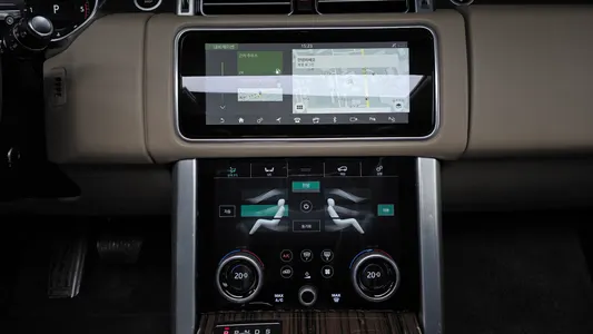 Land Rover 4 4.4 SDV8 Vogue SE 2018 14