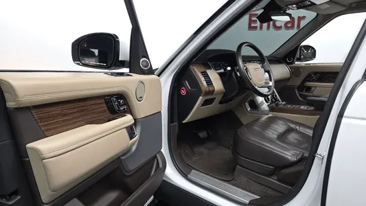 Land Rover 4 4.4 SDV8 Vogue SE 2018 10