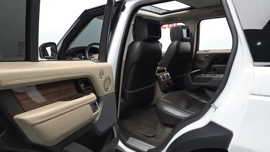 Land Rover 4 4.4 SDV8 Vogue SE 2018 26