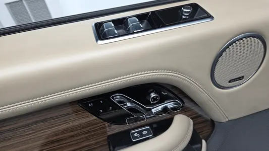 Land Rover 4 4.4 SDV8 Vogue SE 2018 30