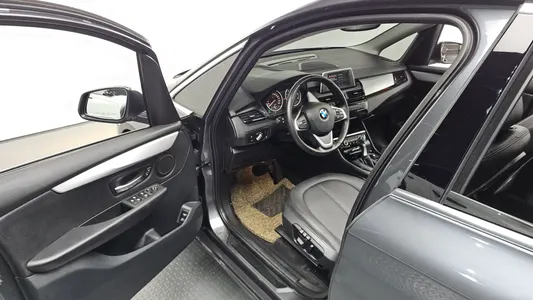 BMW 2 Series Tourer (F45) 2018 11