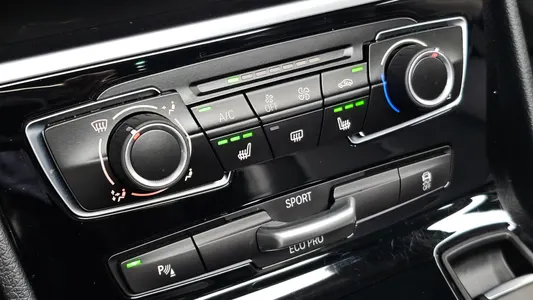 BMW 2 Series Tourer (F45) 2018 18