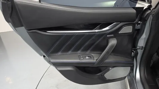Maserati 기블리 2.0 GT 2022 25