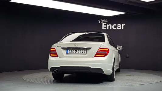 Mercedes-Benz C-Class W204 C200 CGI 2012 4