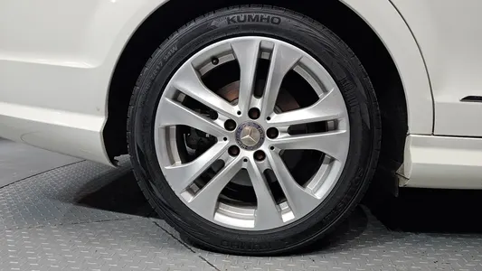 Mercedes-Benz C-Class W204 C200 CGI 2012 5