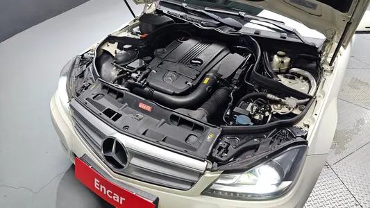 Mercedes-Benz C-Class W204 C200 CGI 2012 6