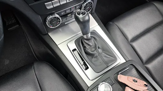 Mercedes-Benz C-Class W204 C200 CGI 2012 9