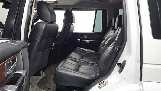 Land Rover 4 3.0 SDV6 SE 2016 12