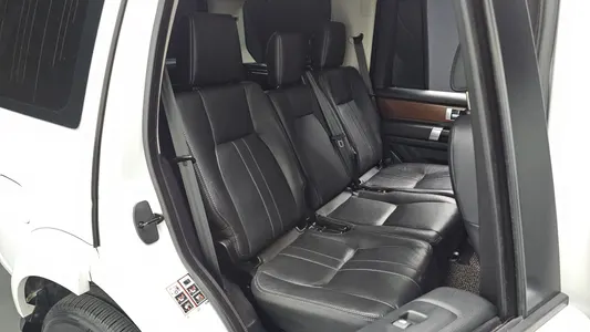 Land Rover 4 3.0 SDV6 SE 2016 26