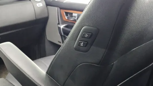 Land Rover 4 3.0 SDV6 SE 2016 28