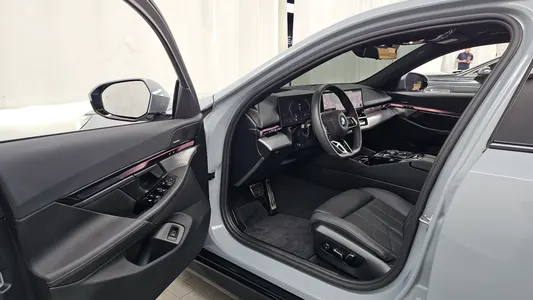 BMW 5 Series (G60) 520i M 2026 10