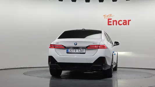 BMW 5 Series (G60) 530i xDrive M 2026 4