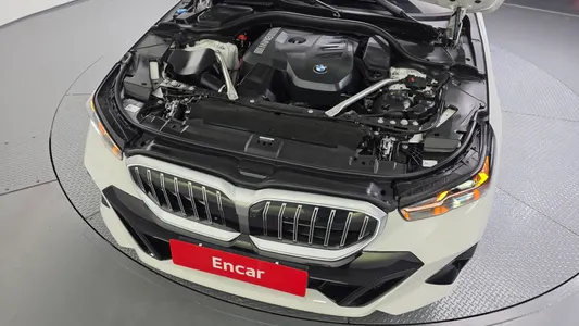 BMW 5 Series (G60) 530i xDrive M 2026 6