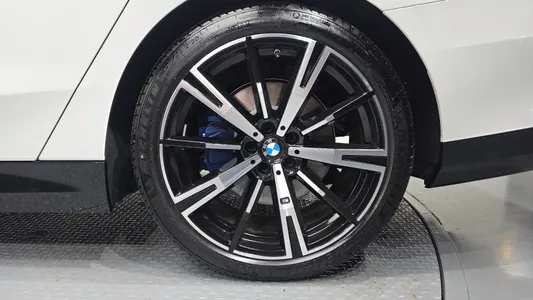 BMW 5 Series (G60) 530i xDrive M 2026 21