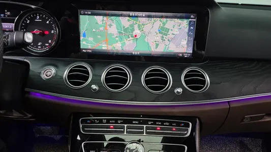 Mercedes-Benz E-Class W213 E220d 2018 12