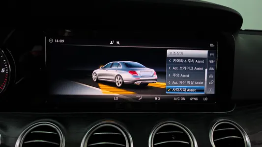 Mercedes-Benz E-Class W213 E220d 2018 33