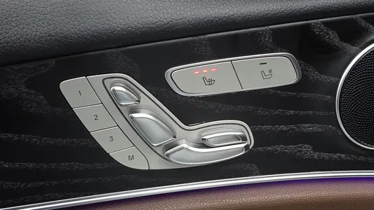 Mercedes-Benz E-Class W213 E220d 2018 36