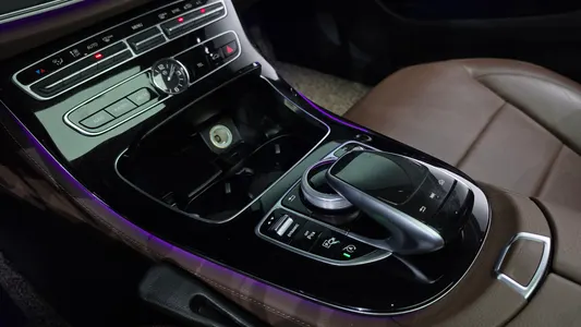 Mercedes-Benz E-Class W213 E220d 2018 27