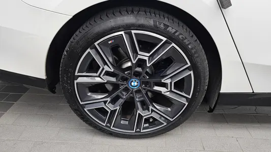 BMW 5 Series (G60) 530e M 2025 5