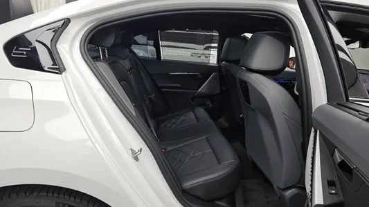 BMW 5 Series (G60) 530e M 2025 12