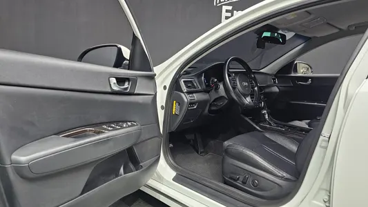 Kia K5 2 2.0 MX 2015 10