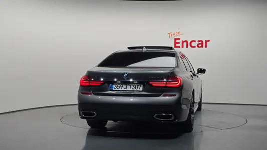 BMW 7 Series (G11) 740Li xDrive M 2017 4