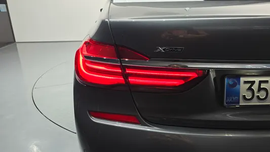 BMW 7 Series (G11) 740Li xDrive M 2017 23