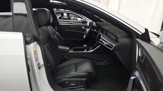 Audi A7 (4K) 55 TFSI 2021 11