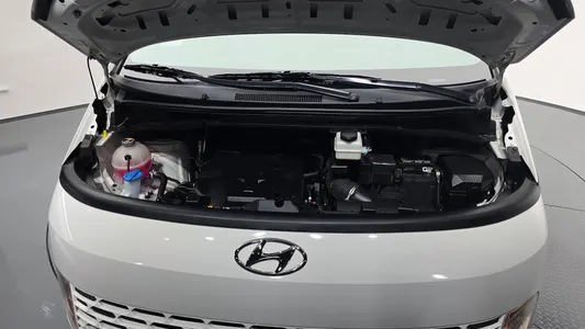 Hyundai Staria L3.5 5 2023 6