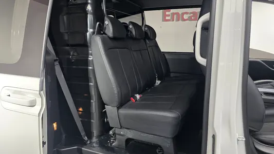 Hyundai Staria L3.5 5 2023 11