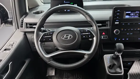 Hyundai Staria L3.5 5 2023 13