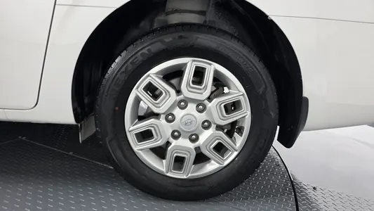 Hyundai Staria L3.5 5 2023 22
