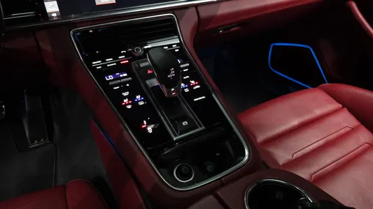 Porsche (971) 2.9 AWD E- 2018 9