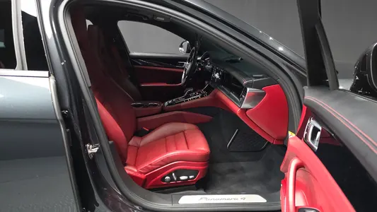 Porsche (971) 2.9 AWD E- 2018 11