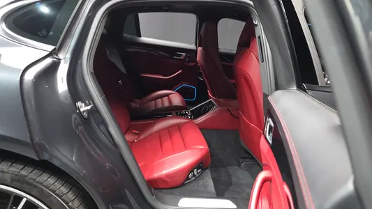 Porsche (971) 2.9 AWD E- 2018 12
