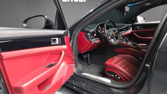 Porsche (971) 2.9 AWD E- 2018 10