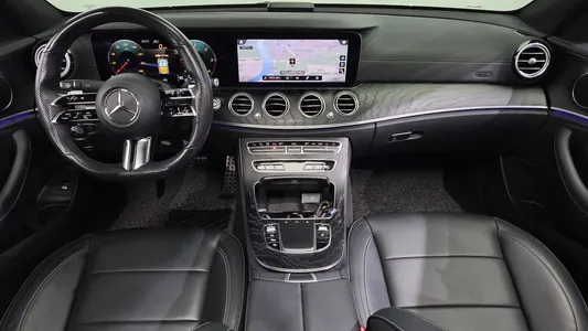 Mercedes-Benz E-Class W213 E220d 4MATIC AMG Line 2021 7