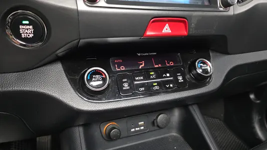 Kia R 2WD TLX 2010 16