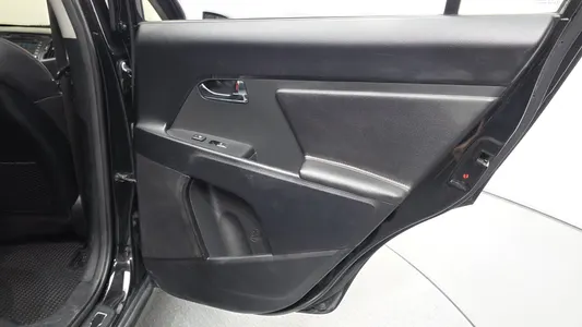 Kia R 2WD TLX 2010 25