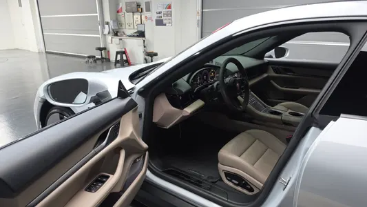 Porsche 타이칸 4S 2025 10