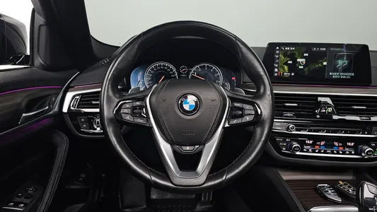 BMW 5 Series (G30) 530i M 2017 11