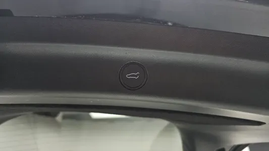 Tesla Y RWD 2023 20