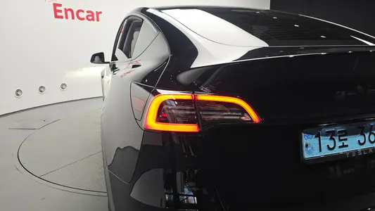 Tesla Y RWD 2023 23