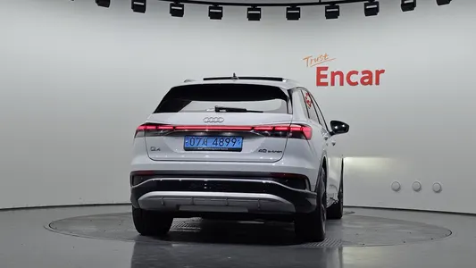 Audi Q4 e- (F4) 40 2023 4