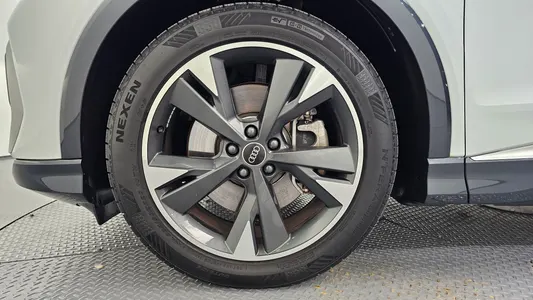 Audi Q4 e- (F4) 40 2023 5